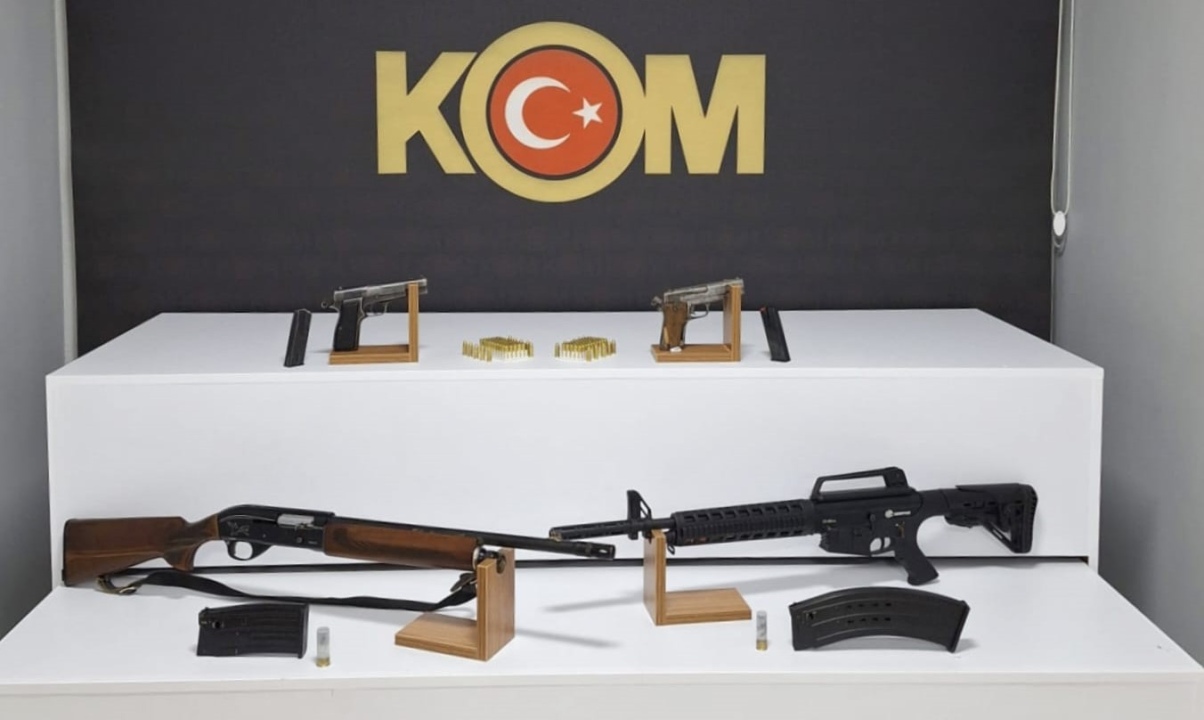 Niğde’de silah teşhiri yapan şahıslara operasyon