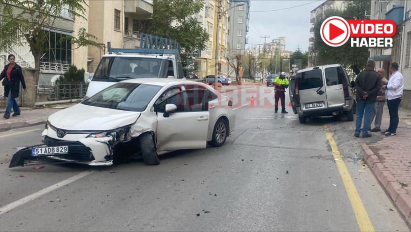 Niğde’de trafik kazası! Kafa kafaya çarpıştılar