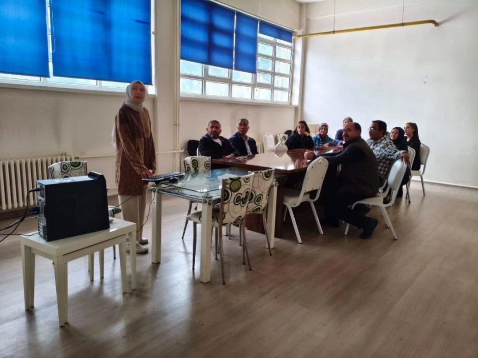 Niğde’de üniversite personeline sigara bırakma eğitimi 