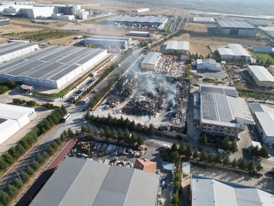 Niğde’deki fabrika yangını 10 saatte söndürüldü