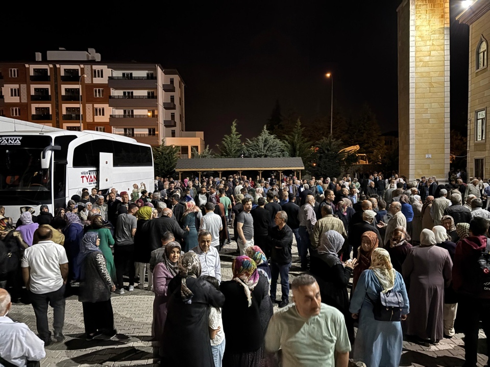 Niğde’den son hac kafilesi dualarla uğurlandı