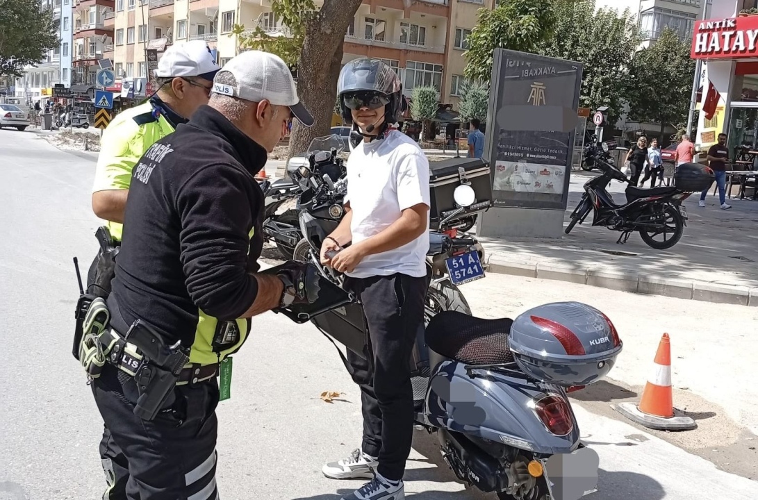 Niğde Emniyet Müdürlüğü’nden sürücülere trafik uyarısı