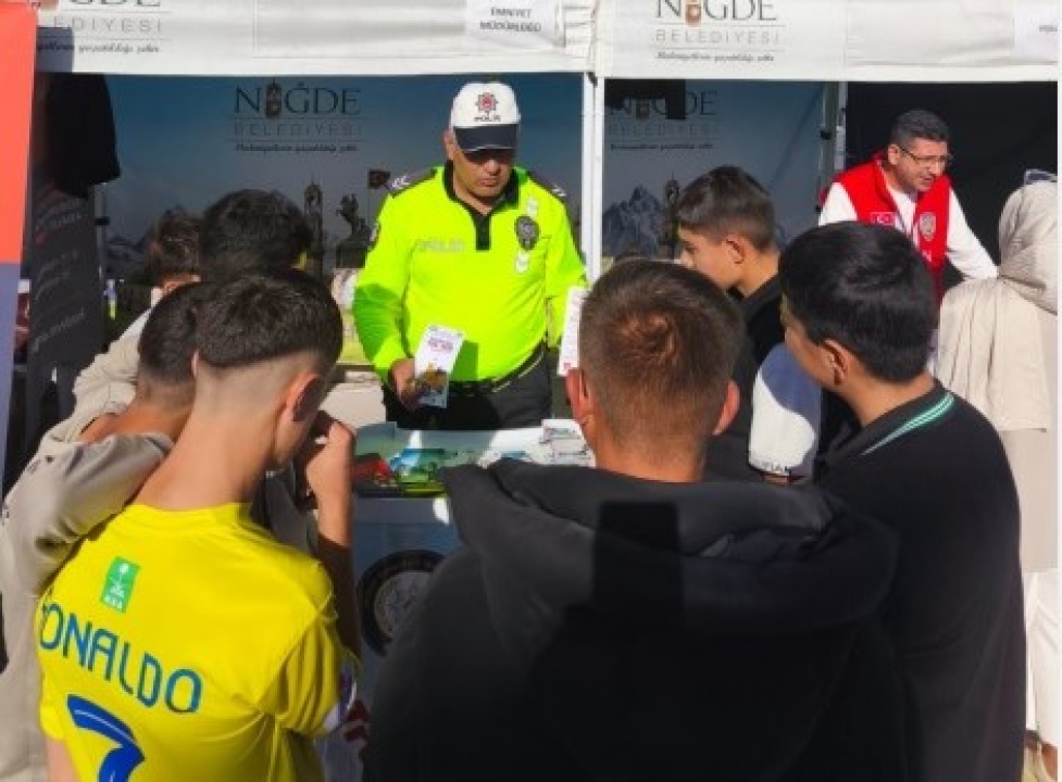 Niğde Emniyeti trafik bilincini festivalde artırdı
