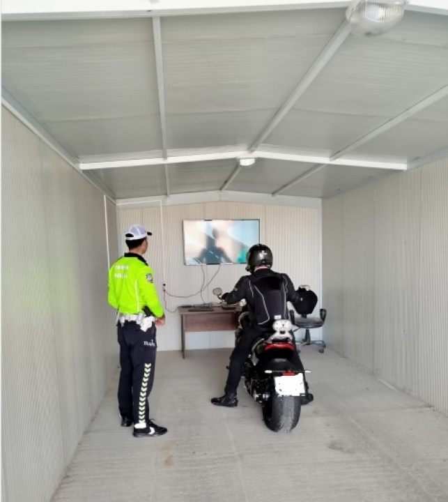 Niğde Emniyeti Vatandaşı Bilgilendirmeye Devam Ediyor