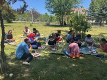 Niğde Engelsiz Yaşam Merkezi sakinleri bahçede piknikle moral buldu
