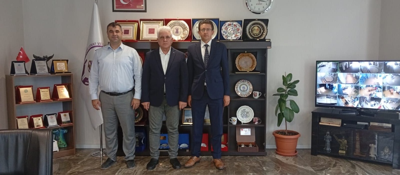 Niğde Halk Bankası Müdürü Ümit Kürşat Bolat, NESOB Başkanı Alim Yeşil’i Ziyaret Etti