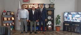 Niğde Halk Bankası Müdürü Ümit Kürşat Bolat, NESOB Başkanı Alim Yeşil’i Ziyaret Etti