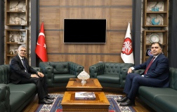 Niğde İdare Mahkemesi Başkanlığına Atanan Nuri Alper Aydın’dan Vali Cahit Çelik’e ziyaret