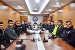 Niğde İl Emniyet Müdürü Yılmaz Delen, mesai arkadaşlarıyla vedalaştı