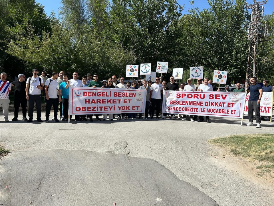 Niğde İl Sağlık Müdürlüğü'nden Sağlıklı Yaşam Yürüyüşü