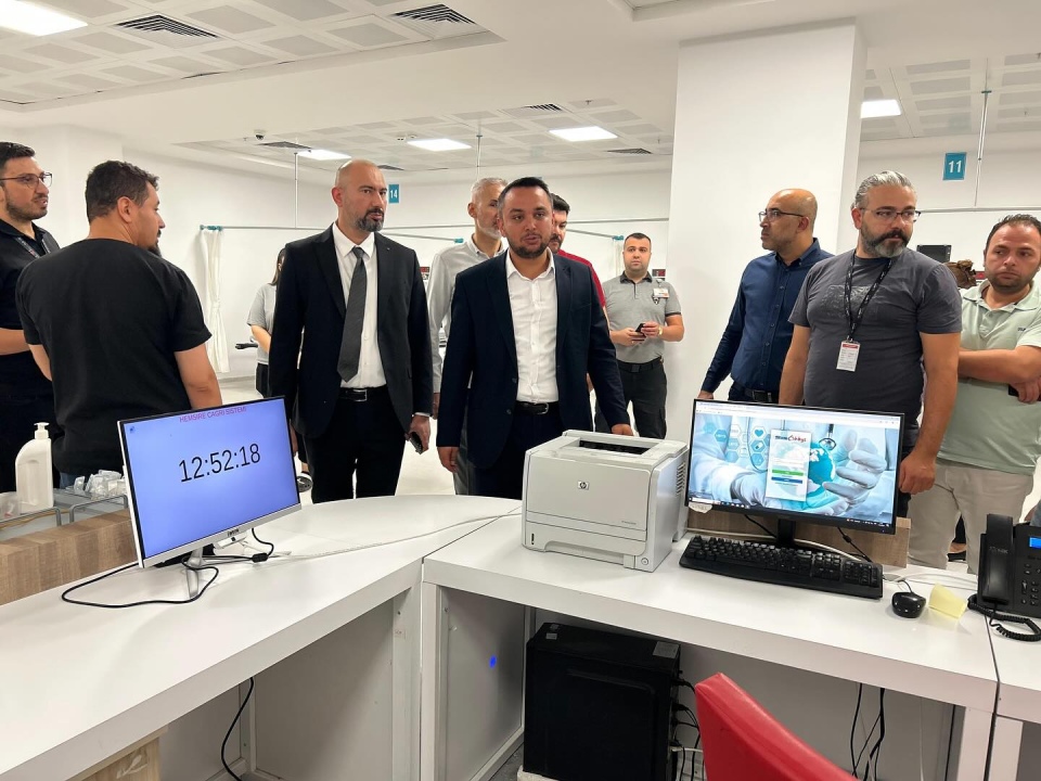 Niğde İl Sağlık Müdürü Dr. İnan’dan Hastane Servislerine Ziyaret