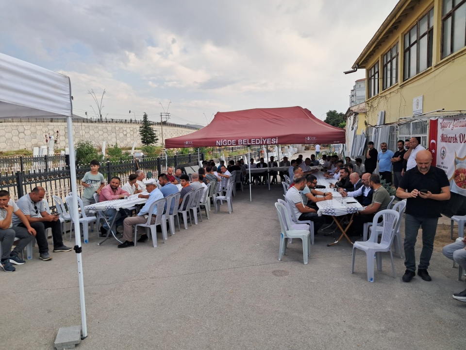 Niğde Marangozlar ve Mobilyacılar Odası’ndan aşure ikramı