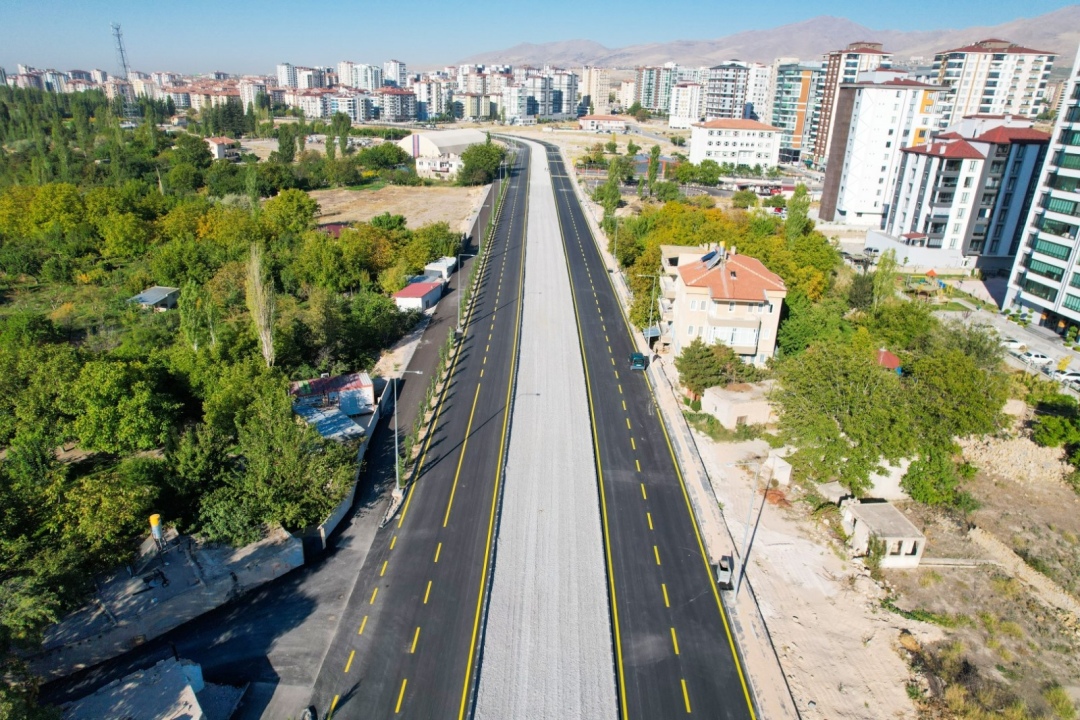 Niğde’nin Yeni Can Damarı: 100. Yıl Bulvarı Açıldı