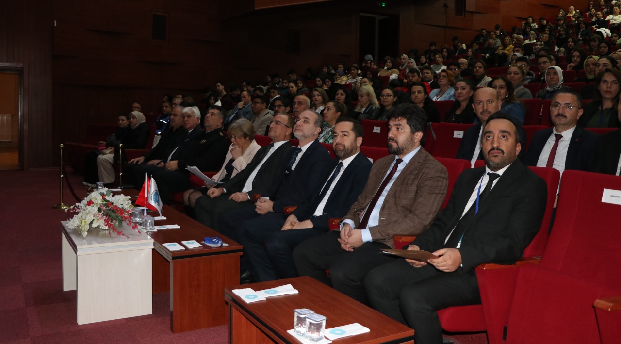 Niğde Ömer Halisdemir Üniversitesi’nde Toplumsal Katkı Çalıştayı Düzenlendi