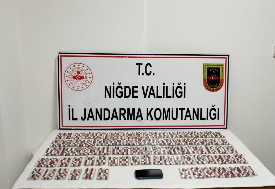  Niğde Otogarı’nda sentetik ecza operasyonu 
