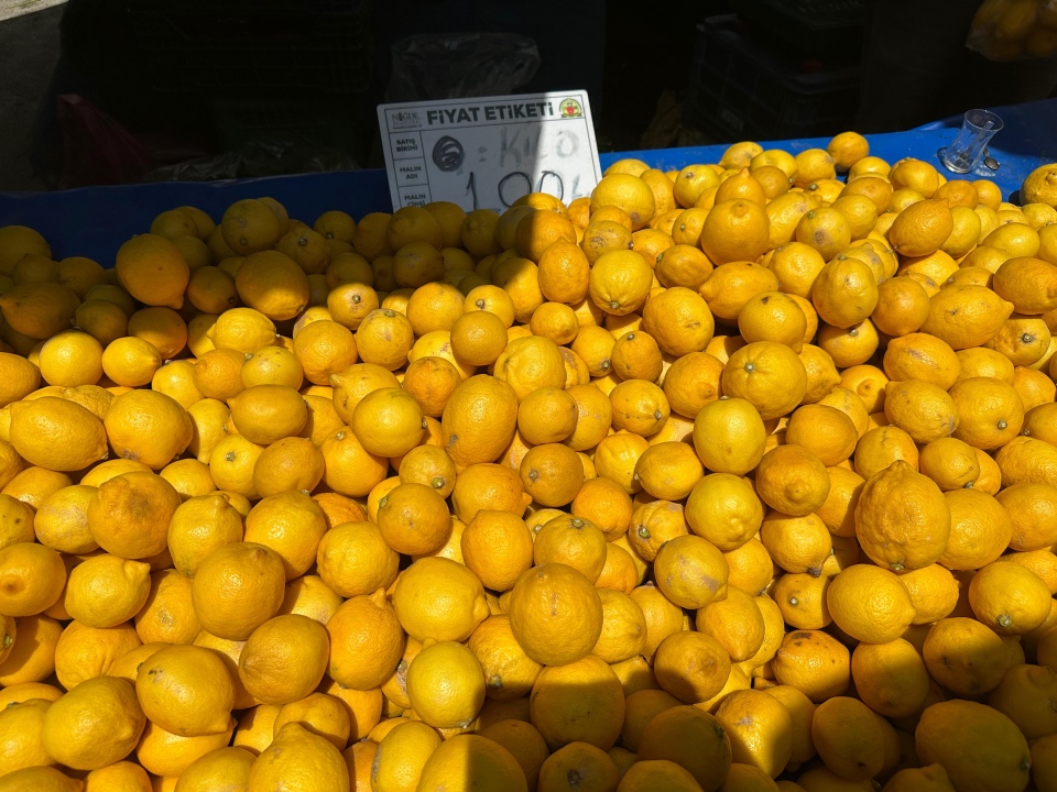 Niğde Perşembe Pazarı’nda limon şoku! Bayram sonrası fiyatlar surat ekşitti!