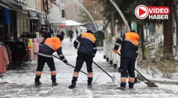 Niğde sokaklarında kar temizleme çalışmaları başladı