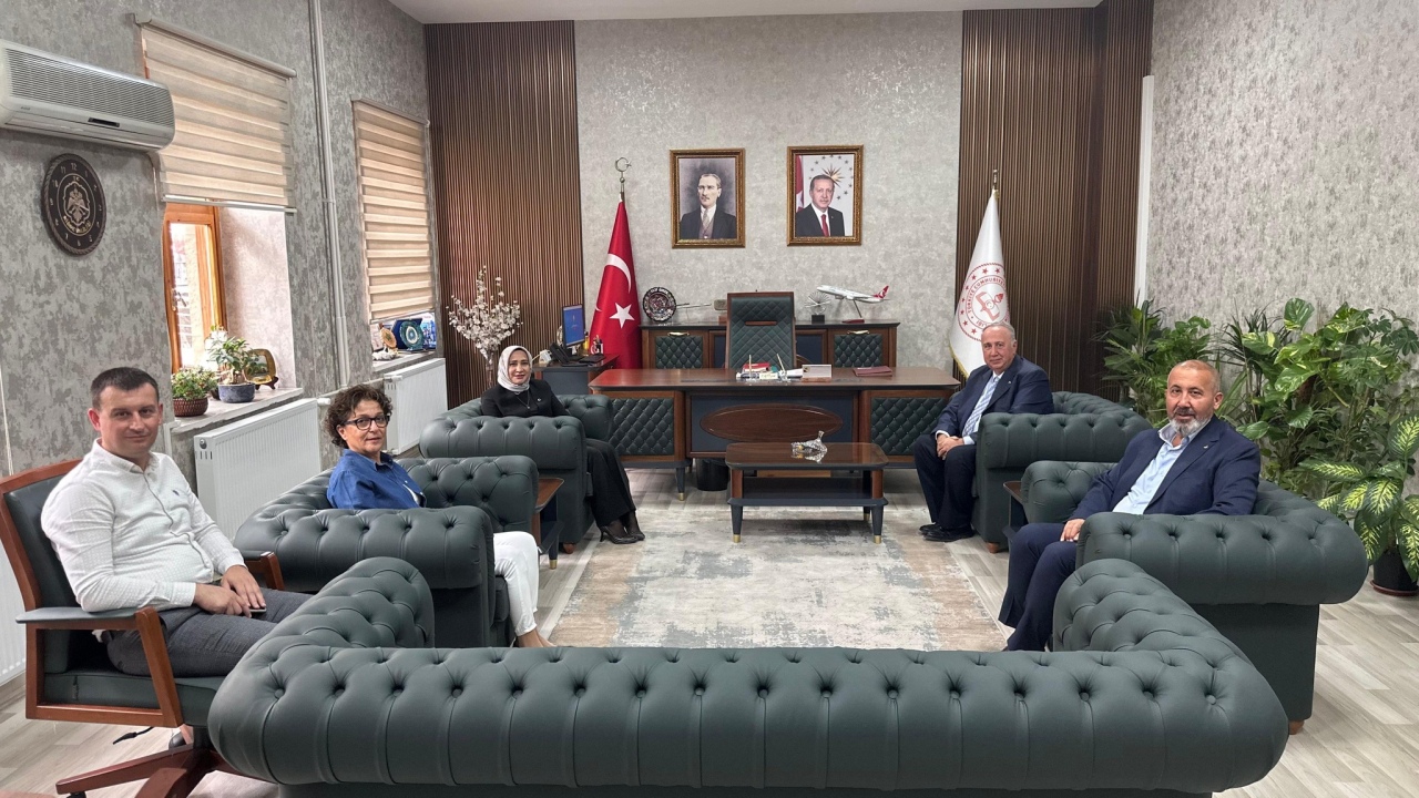 Niğde Ticaret Borsası heyetinden İl Milli Eğitim Müdürü Elif Özbek’e  ziyaret