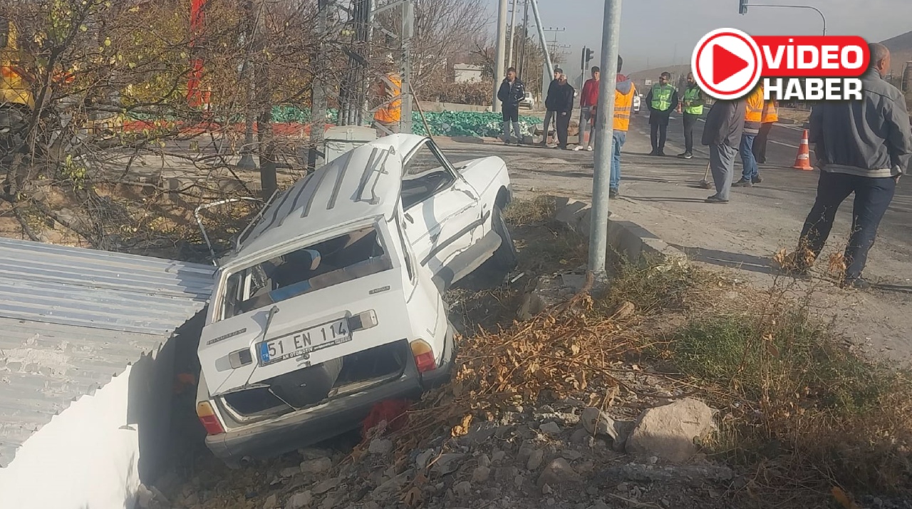 Otomobille cip çarpıştı: Ortalık savaş alına döndü