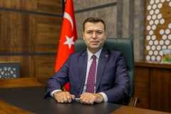 Niğde Valisi Nedim Akmeşe'den 23 Nisan mesajı