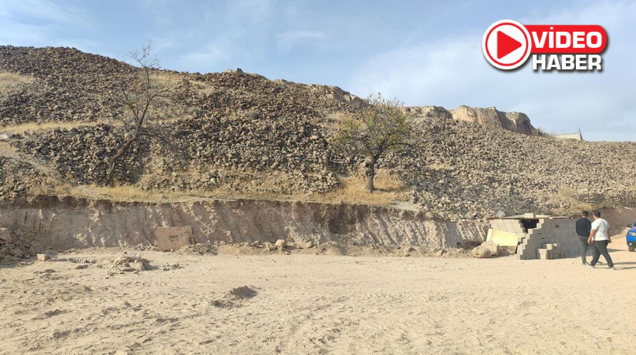 Niğde’ye 65 kilometre uzaklıkta define ararken, yer altı şehri keşfettiler