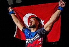 Niğdeli dövüşçü UFC’de Türkiye'yi temsil edecek