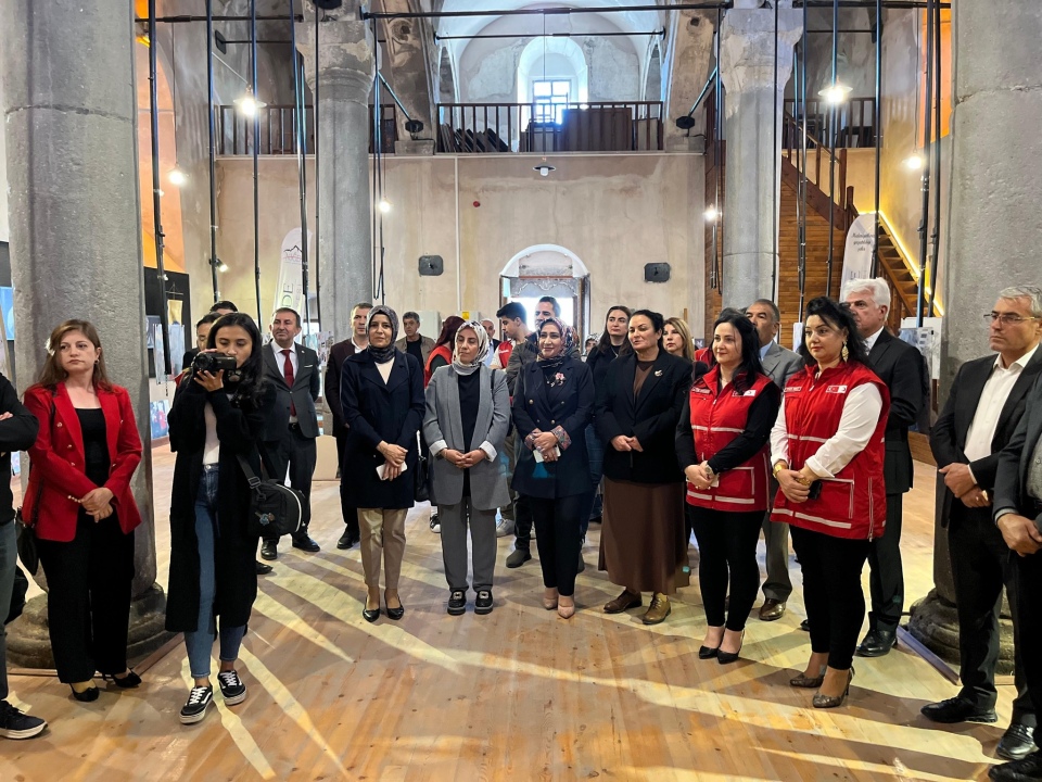 Niğdeli Gençlerin Fırçasından İyilik ve Dayanışma