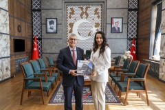 Niğdeli İş Kadınından Vali Çelik’e Ziyaret
