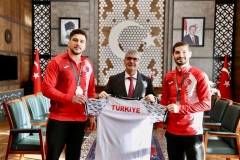 Niğdeli Milli Sporcular  Vali Çelik’i Ziyaret Etti 