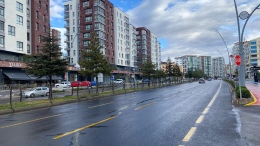 Niğdeliler güne yağmurla uyandı