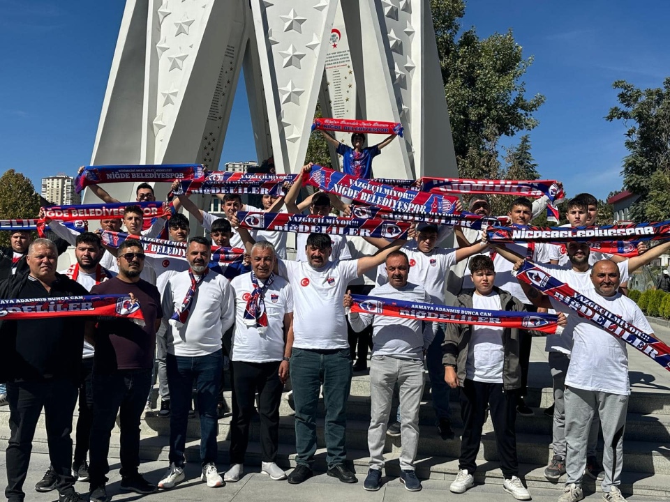 niğDELİLER Kırıkkale’de tribün şov yaptı
