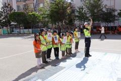 Öğrenciler, jandarmanın görevlerini eğlenerek öğrendi 