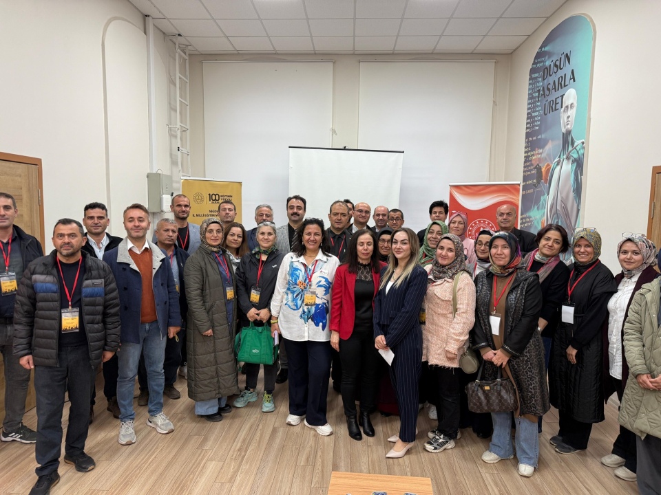Öğretmen Akademisi’nde ‘Atasözlerinde Kadının Yeri’ konusu işlendi