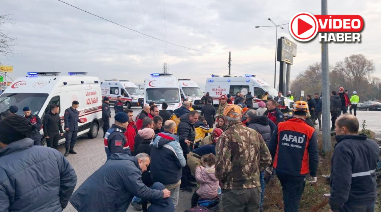 Okul servisi ile tır çarpıştı: Ortalık ana baba gününe döndü