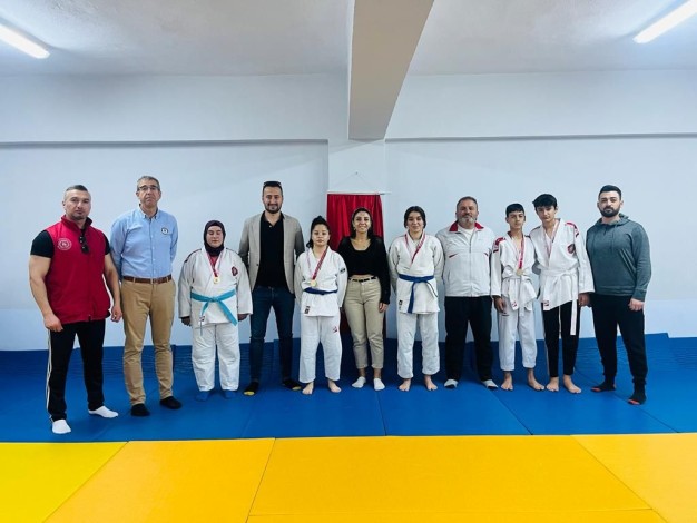  Judo'da hangi sporcular birinci oldu?