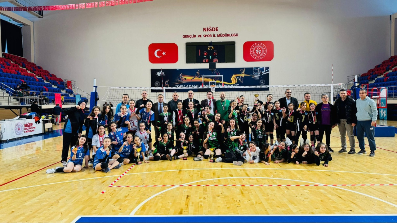 Okul Sporları Voleybol Turnuvası tamamlandı