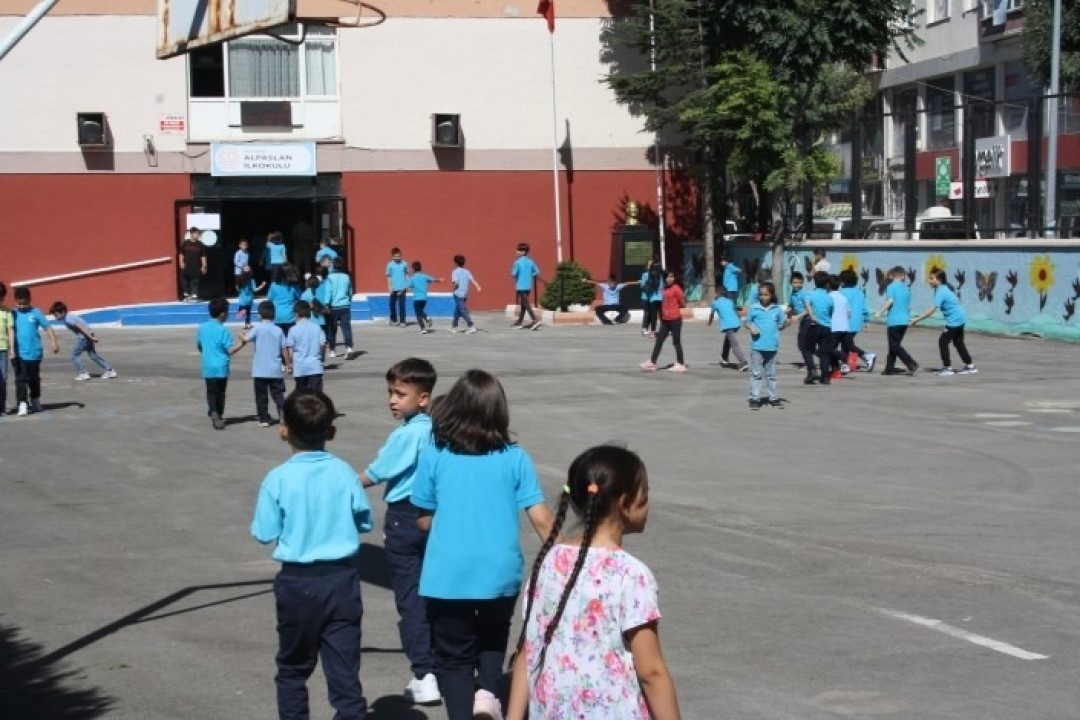 Okullarda ara tatil sona eriyor