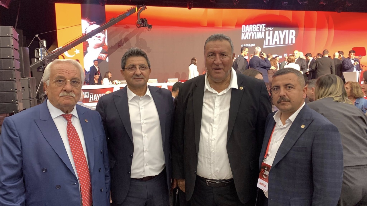 Ömer Fethi Gürer, Kurultaya Niğde Heyetiyle Katıldı