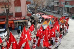 Onur günündeki yürüyüşe kar engeli!