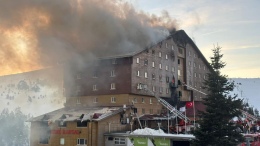 Otel yangınında ölenlerin sayısı 66'ya yükseldi