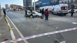 Otomobil kazasında 1 ölü, 3 yaralı