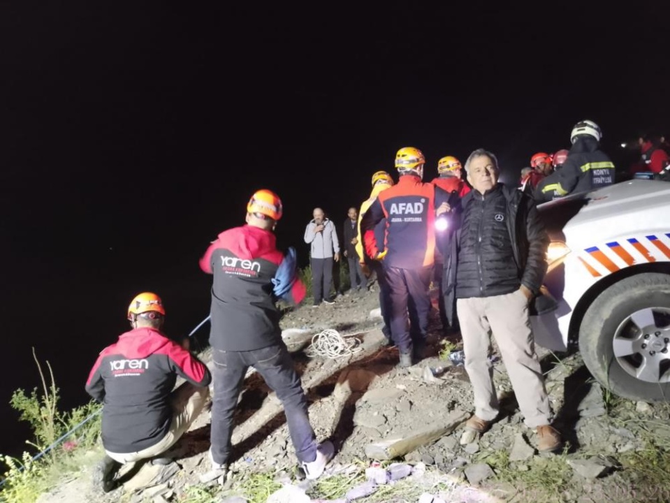 Otomobili uçurumda bulunan genç öğretmenden acı haber! 