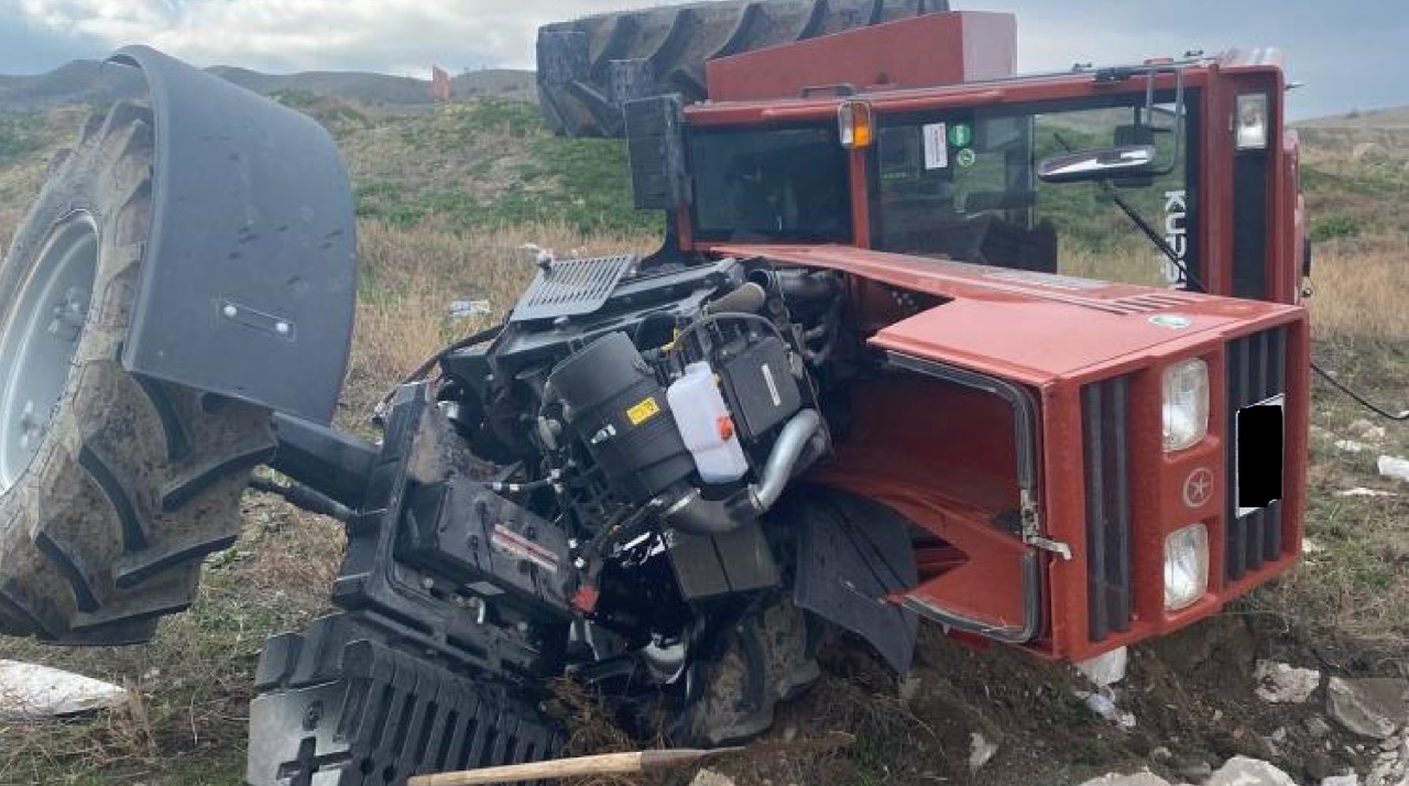  Paramparça olan traktörden mucize kurtuluş 