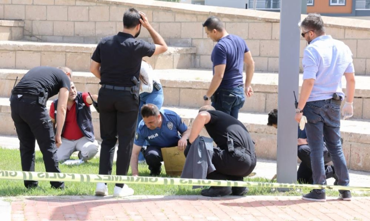 Parkta silahla vurulmuş halde bulundu
