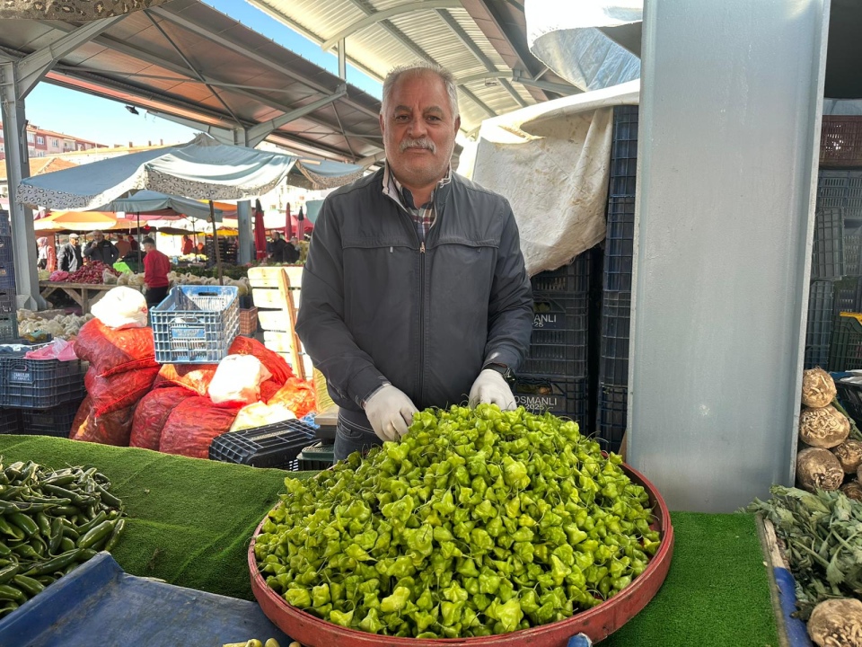 Pazarda Nadir Bir Lezzet: Gül Biberi 200 TL'den Tezgahta