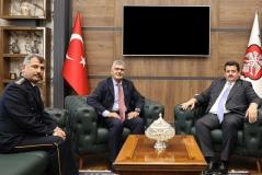Polis Akademisi Başkanı ve Niğde Polis Meslek Eğitim Merkezi Müdürü, Vali Çelik’i Ziyaret Etti