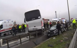 Polis servisi kaza yaptı! Çok sayıda yaralı var