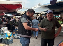 Polis, vatandaşa bilgi verdi, broşür dağıttı 