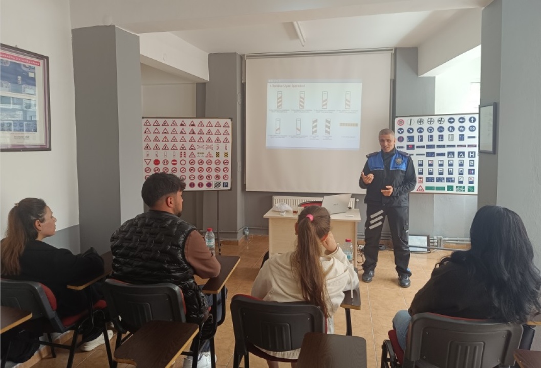Polisten vatandaşlara dolandırıcılık uyarısı