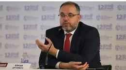 Prof. Dr. Erhan Afyoncu kimdir ve aslen nereli, ne iş yapıyor? 